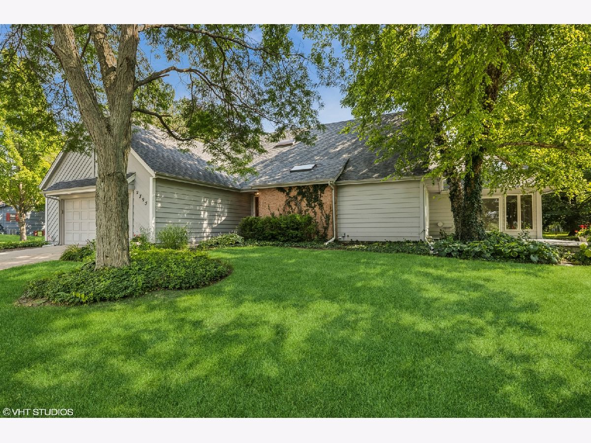 Homes & Condos & Townhomes For Sale Highland Glen Elgin Illinois, 2795 Brechin Trail