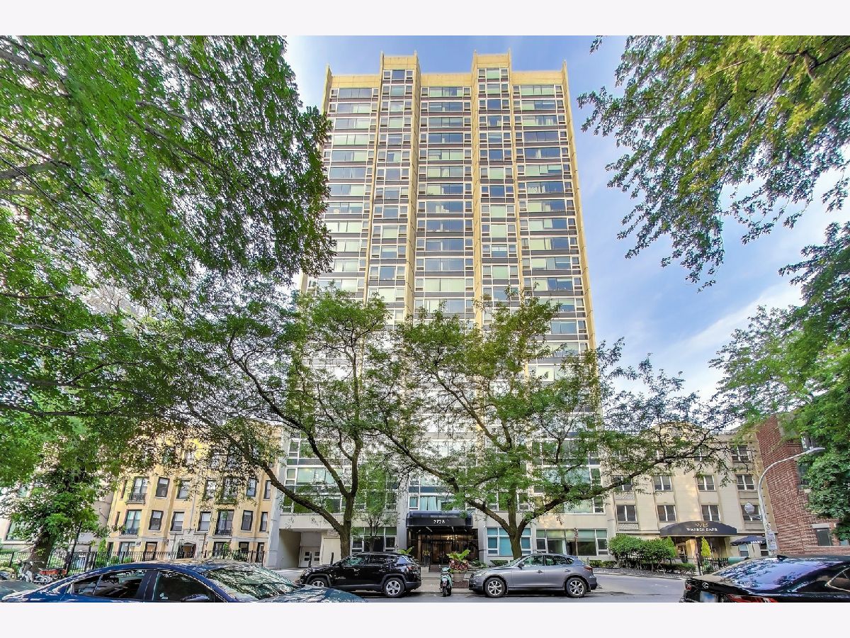 Condos & Townhomes For Sale Hampden Green Chicago Illinois, 2728 Hampden Court