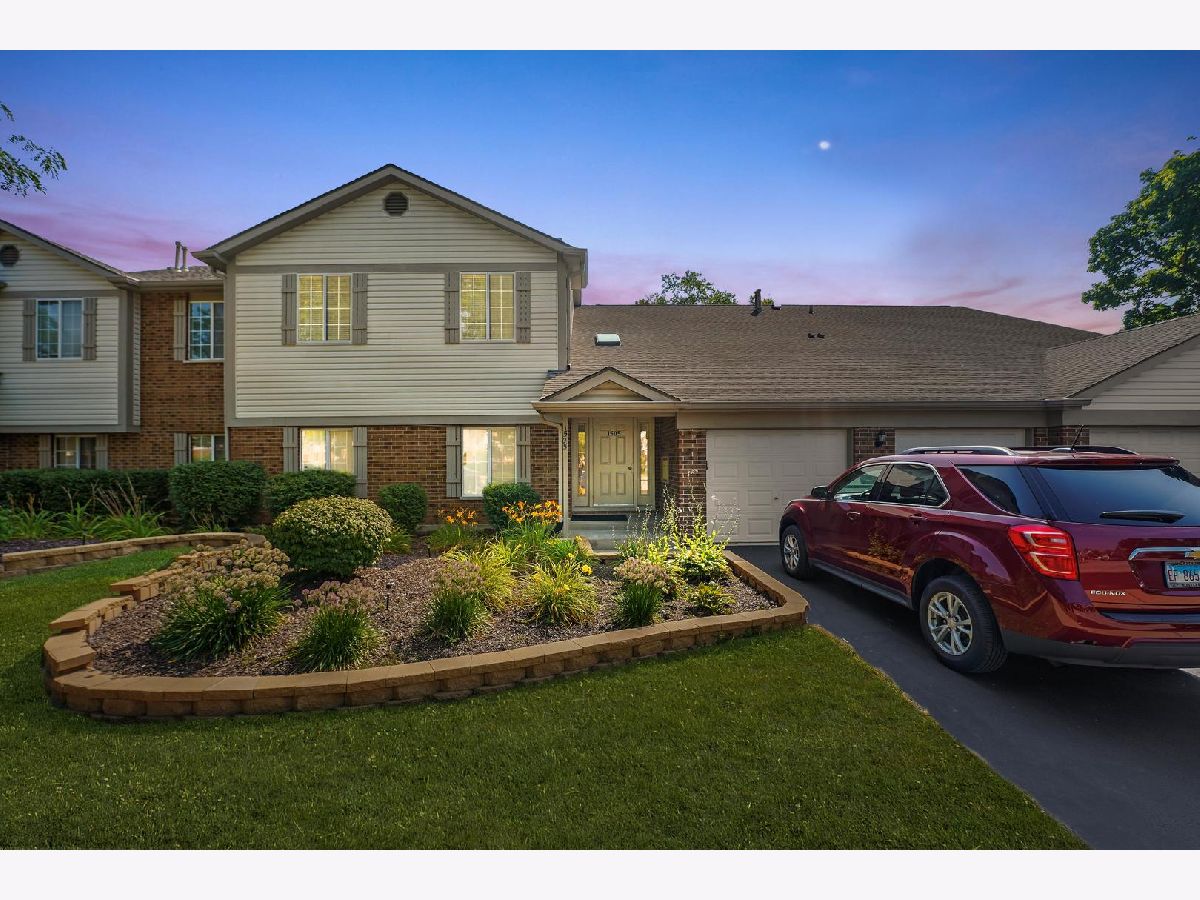 Condos & Townhomes For Sale Glens Of Schaumburg Schaumburg Illinois, 1505 Mercury Drive