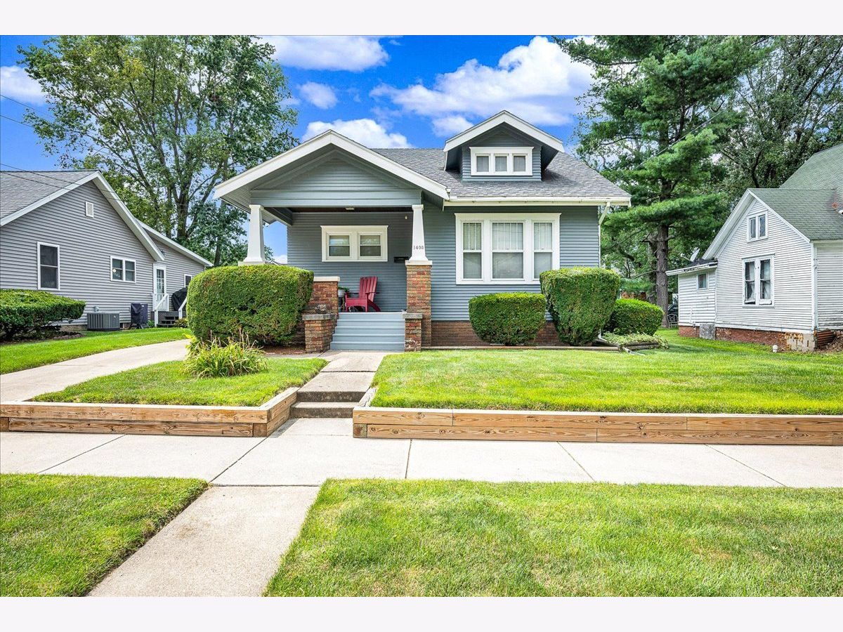 Homes & Condos & Townhomes For Sale South Hill Bloomington Illinois, 1403 Madison Street