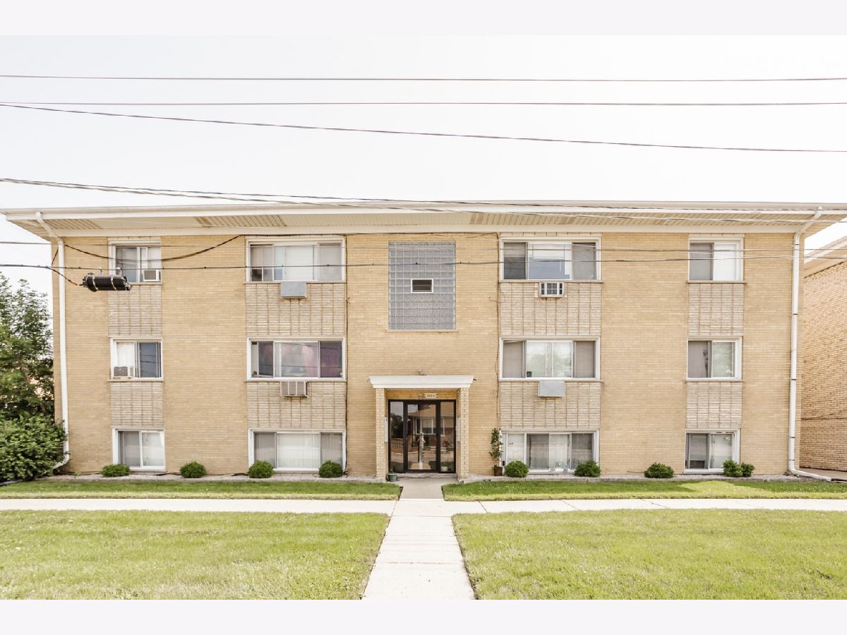  For Rent Harwood Heights Illinois, 7005 Gunnison