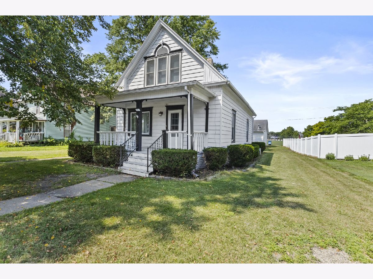  For Sale Grant Park Illinois, 307 Meadow Street