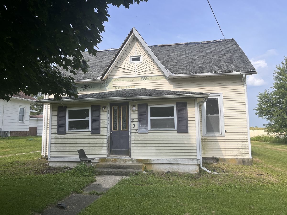  For Sale Roberts Illinois, 237 Main Street