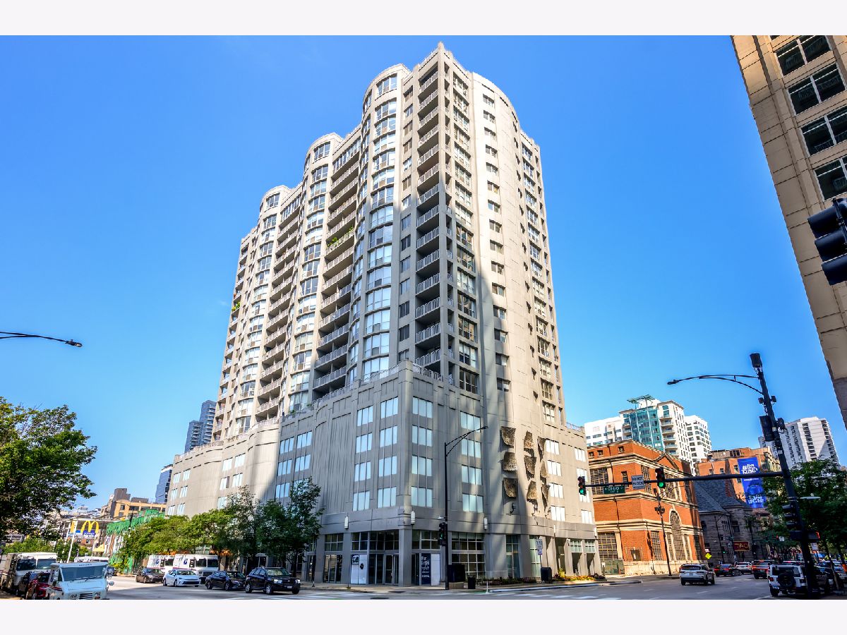 Sold Chicago Illinois, 600 Dearborn