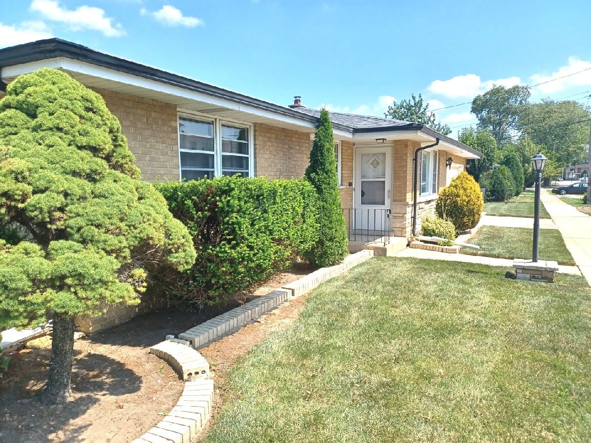  For Sale Worth Illinois, 6714 Lloyd Drive