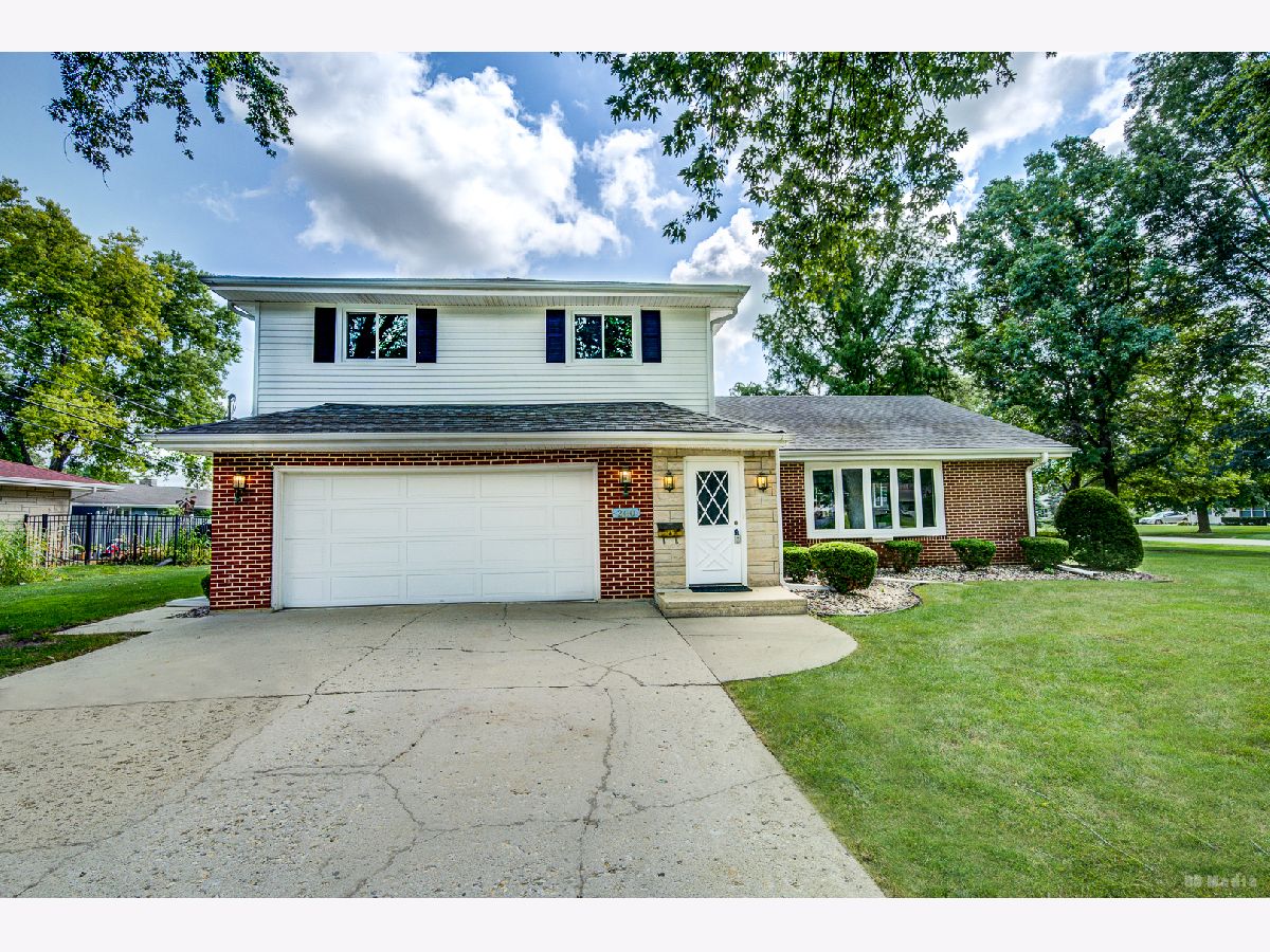 Homes For Sale Cherry Hill Joliet Illinois, 200 Montieth Avenue