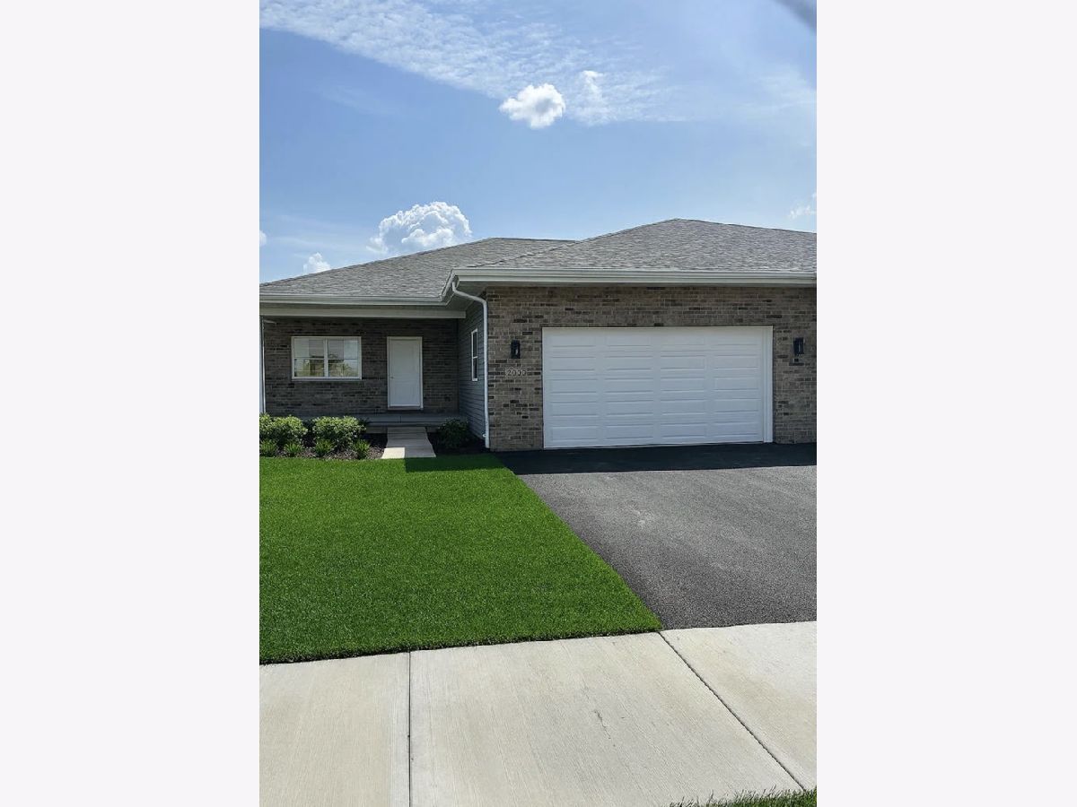  For Sale Minooka Illinois, 2035 Isabella Lane