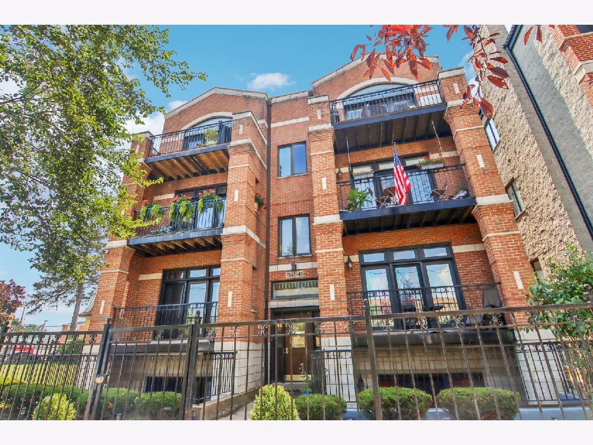 Sold Chicago Illinois, 7143 Irving Park