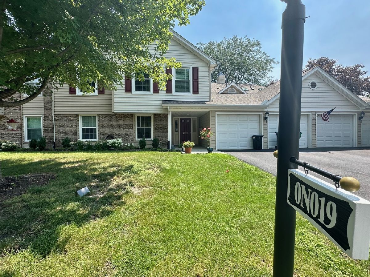 Condos & Townhomes Rented Highlake Winfield Illinois, 0N019 Ambleside