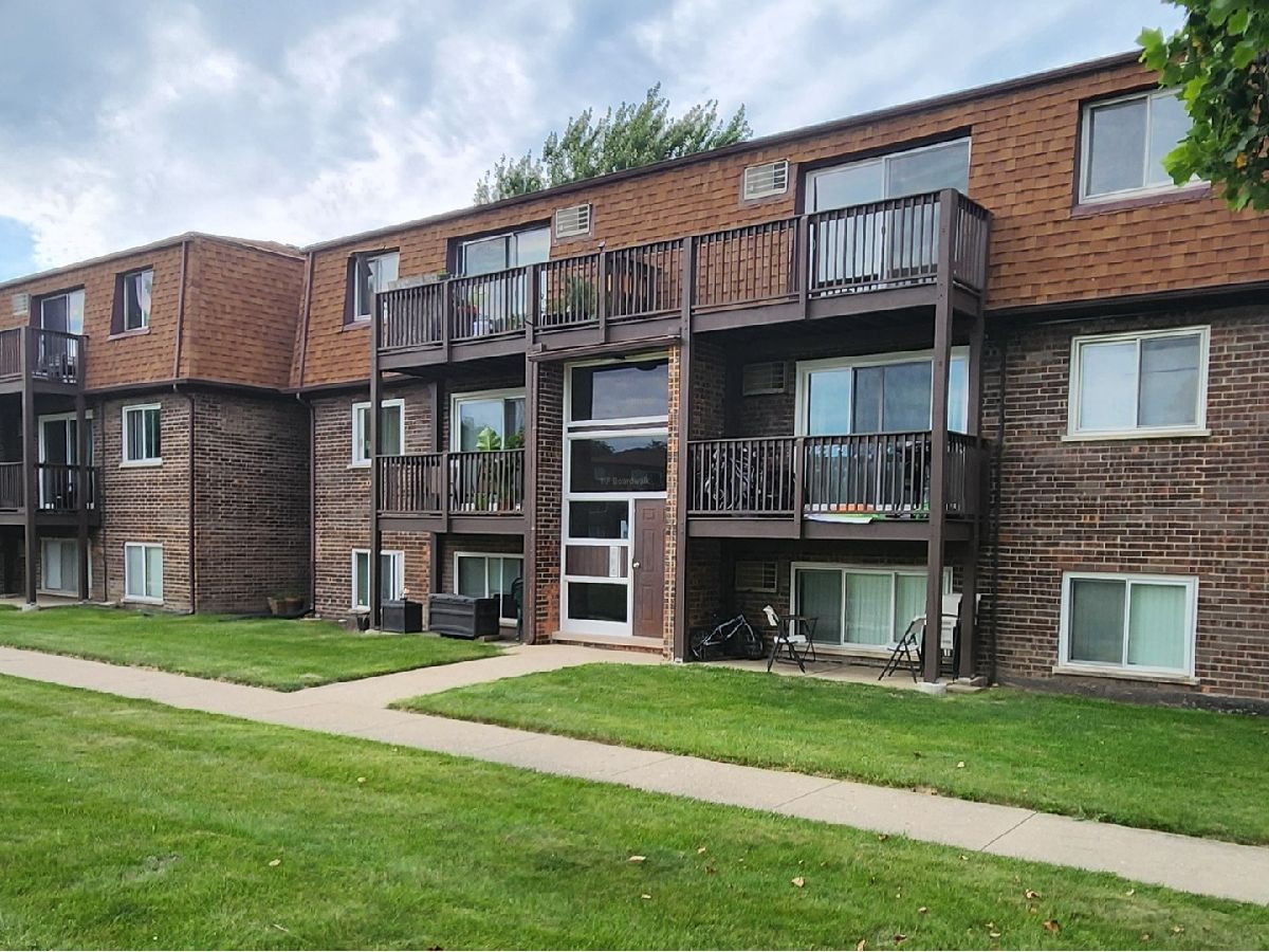 Condominiums Sold Boardwalk Elk Grove Village Illinois, 117 Boardwalk