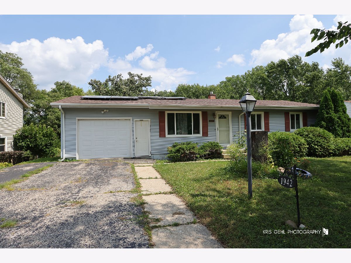  Sold Woodstock Illinois, 1942 Hilltop