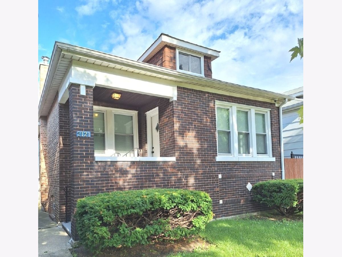  Rented Chicago Illinois, 2121 Marmora