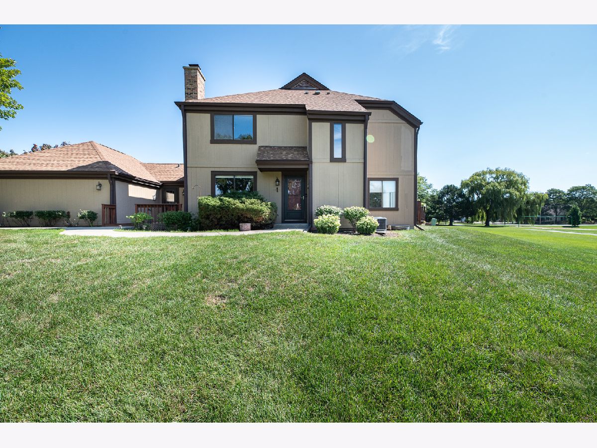 Townhomes & Homes For Sale The Crossings Buffalo Grove Illinois, 1325 Fairfax Lane