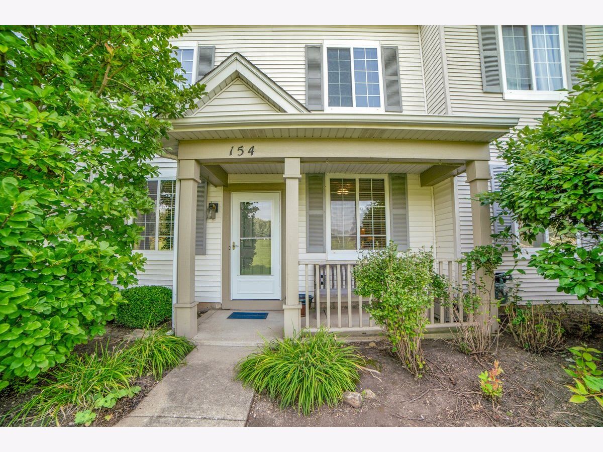 Homes & Townhomes & Condos For Sale Wesglen Romeoville Illinois, 154 Azalea Circle