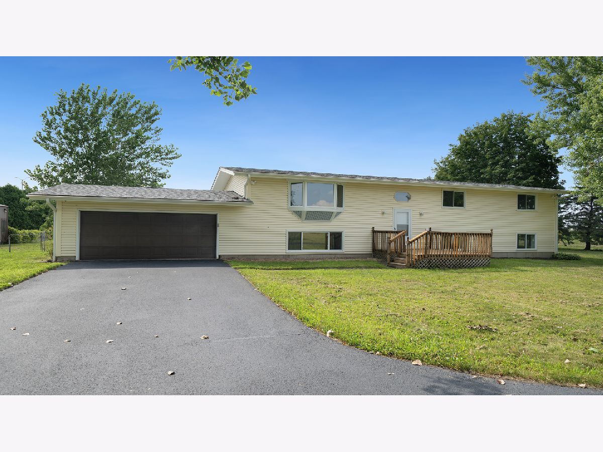  For Sale Marengo Illinois, 22005 Harmony Road