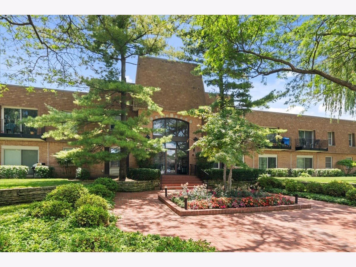  Rented Highland Park Illinois, 1220 Park