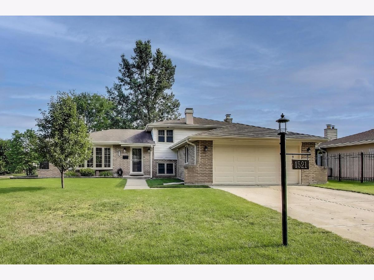  Sold Darien Illinois, 1521 71st