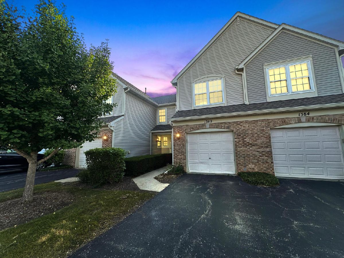  Rented Grayslake Illinois, 1382 Redbridge