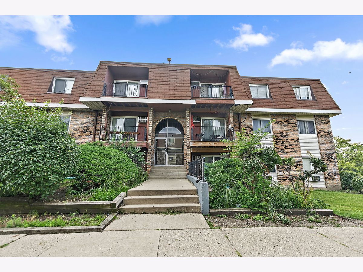 Condominiums For Sale Steeple Hill Hoffman Estates Illinois, 520 Hill Drive