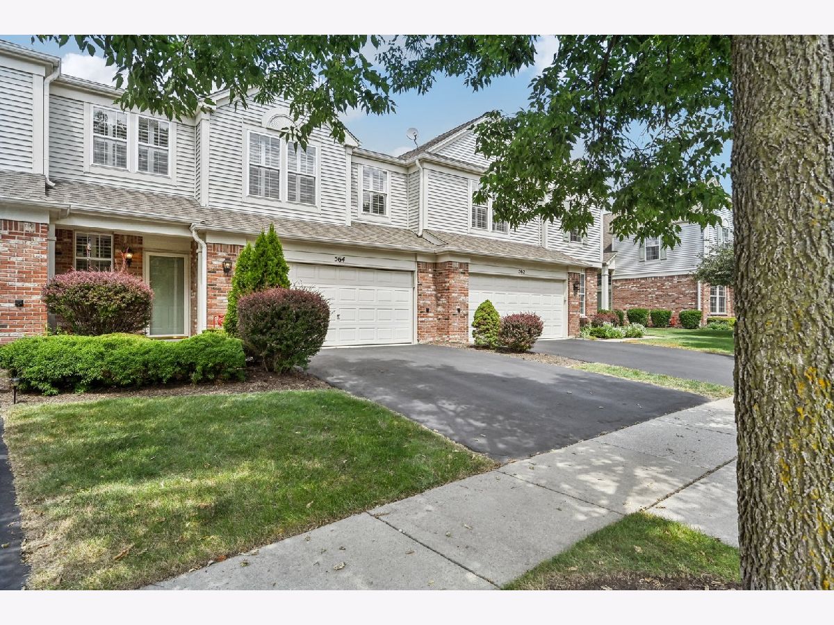 Townhomes For Sale Creekside Meadows Algonquin Illinois, 564 Woods Creek Lane