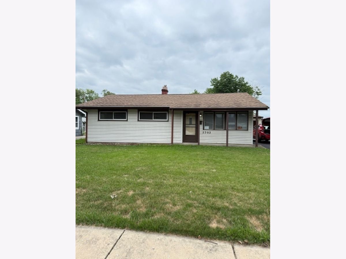 Homes For Sale Marycrest Joliet Illinois, 2302 Madonna Avenue