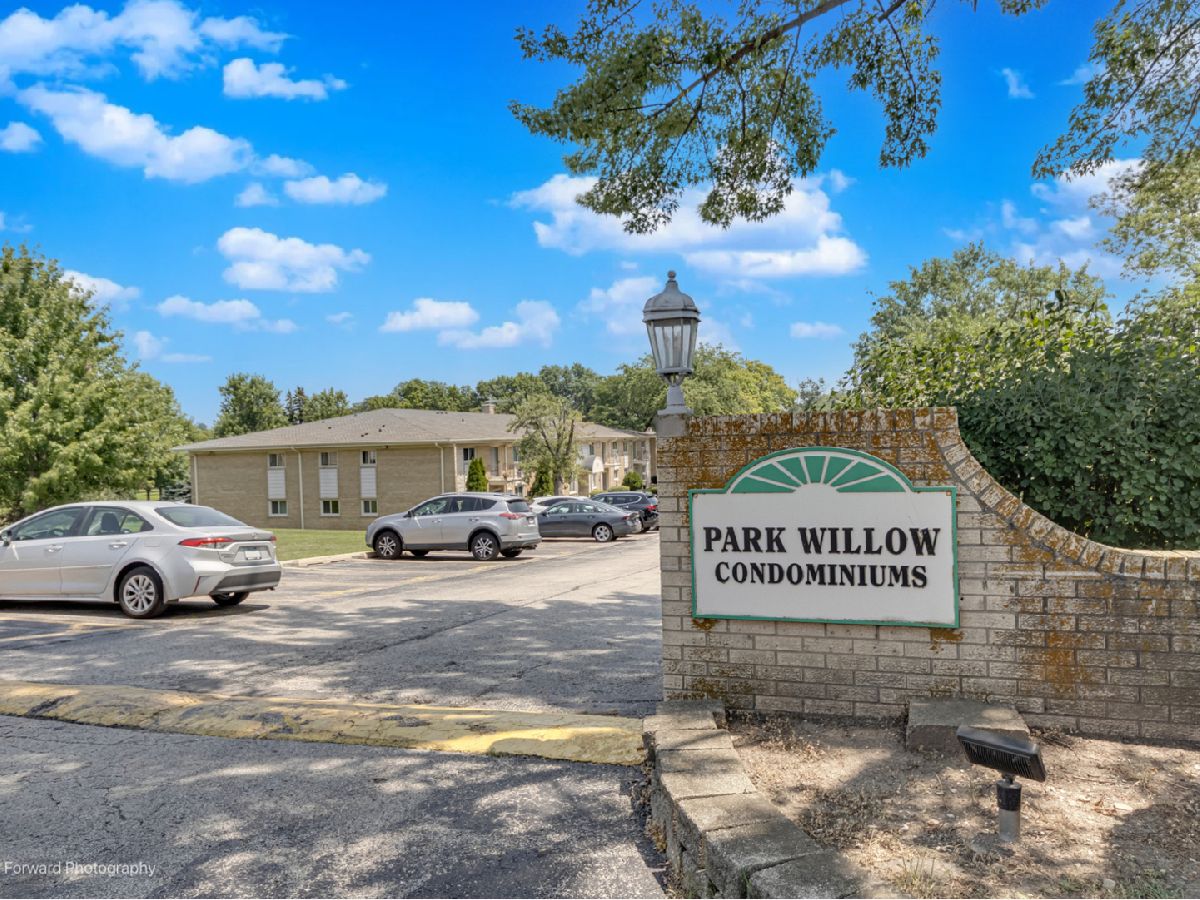  For Sale Clarendon Hills Illinois, 550 Chase Drive