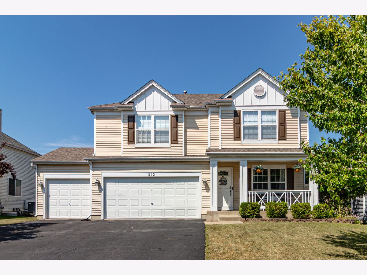 Homes & Townhomes Sold Neuhaven Antioch Illinois, 992 Neuhaven