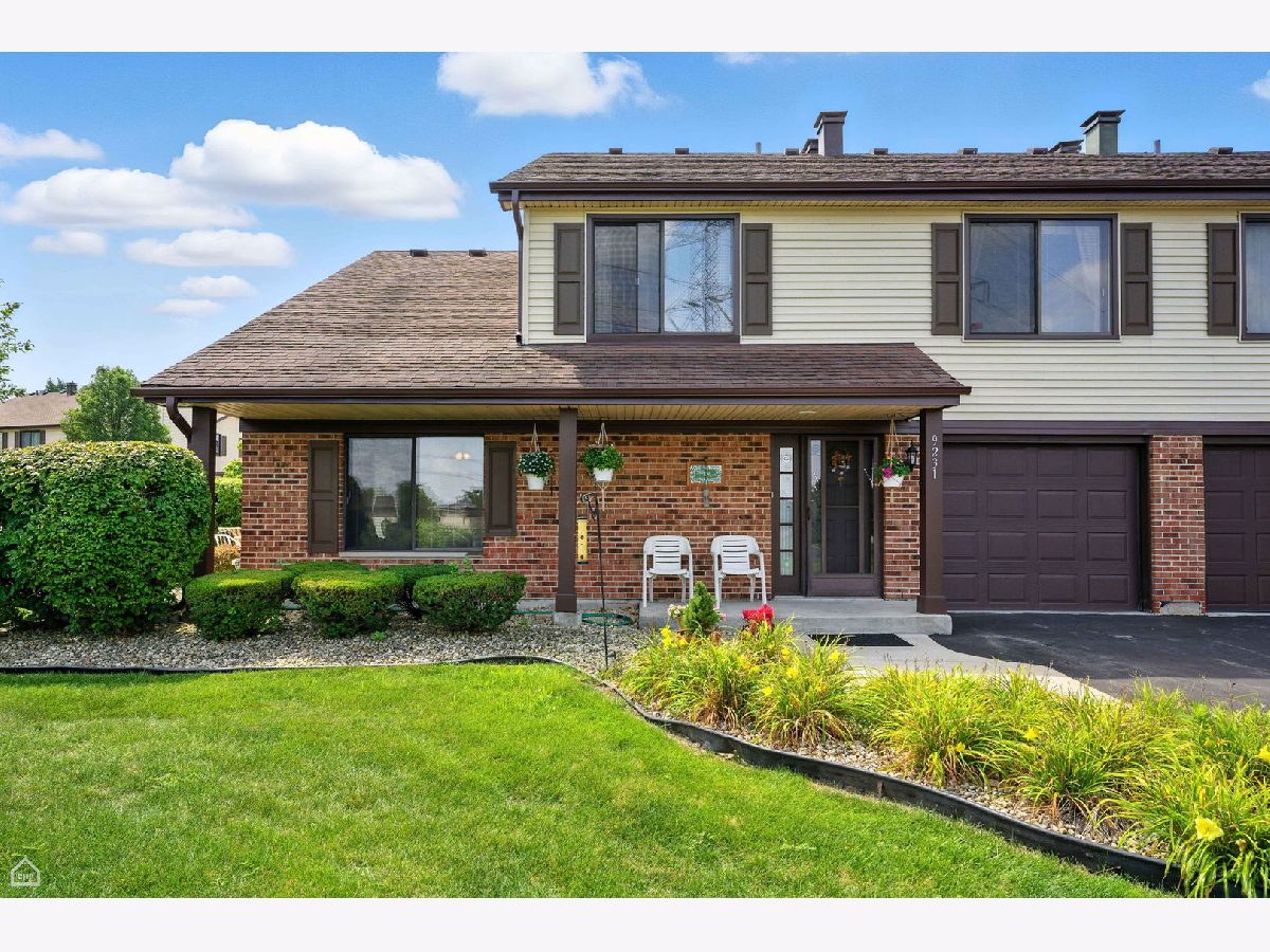 Homes & Townhomes & Condos For Sale Heritage Estates Orland Park Illinois, 9231 Catherine Court