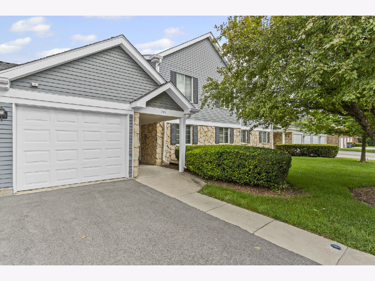  For Sale Westmont Illinois, 1249 Williams Port Drive