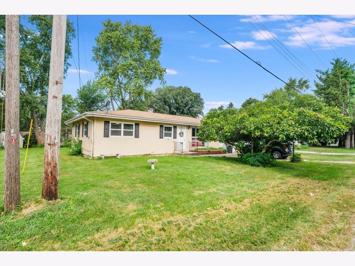  For Sale Tuscola Illinois, 1008 Egyptian Trail