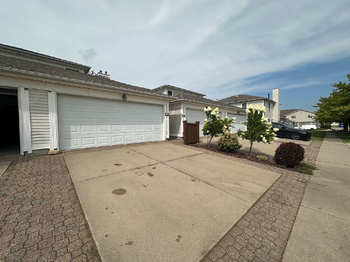Condos & Townhomes & Homes Sold Whispering Pines Bloomington Illinois, 12 Yotzonot