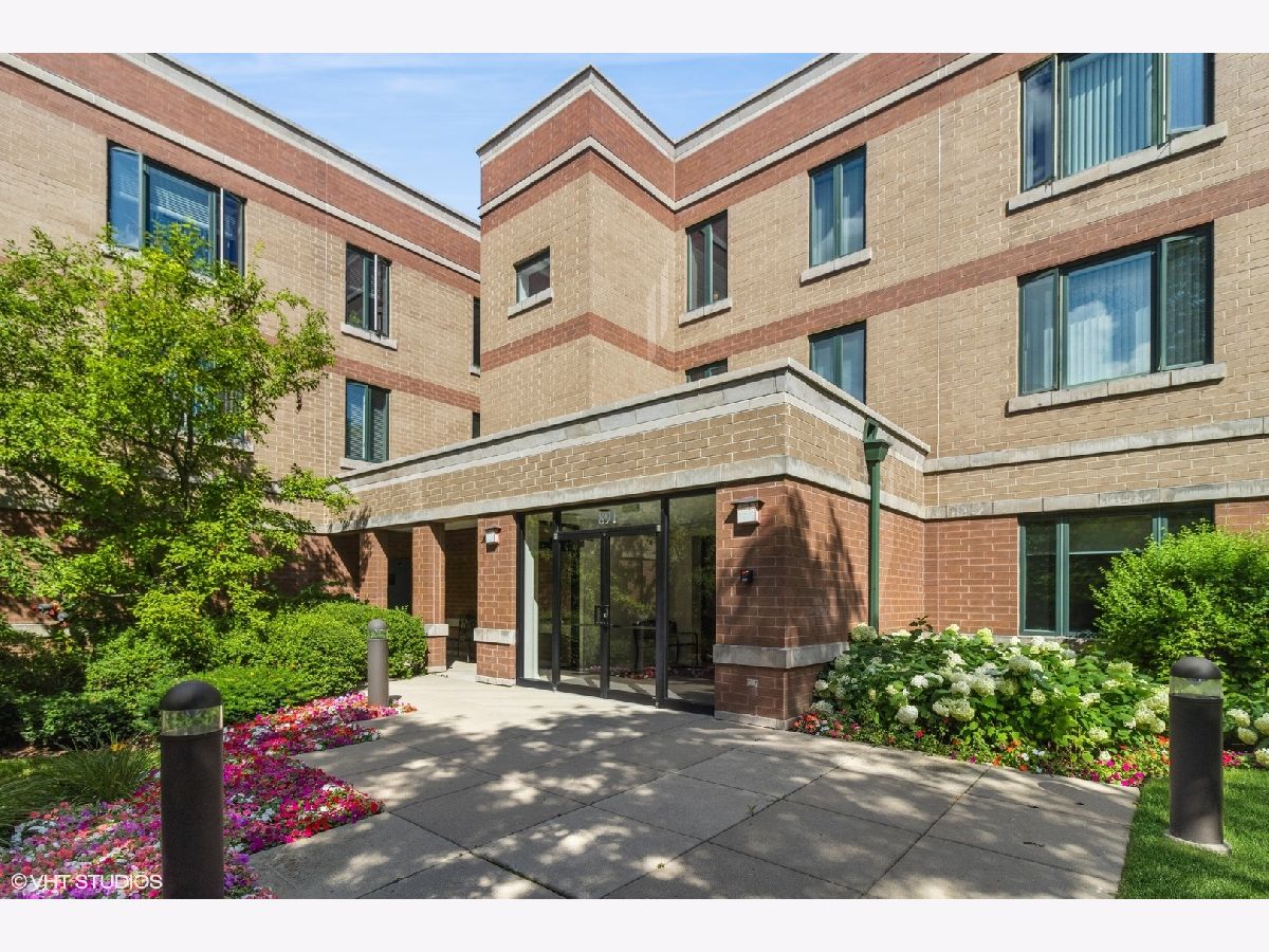  Sold Highland Park Illinois, 891 Central