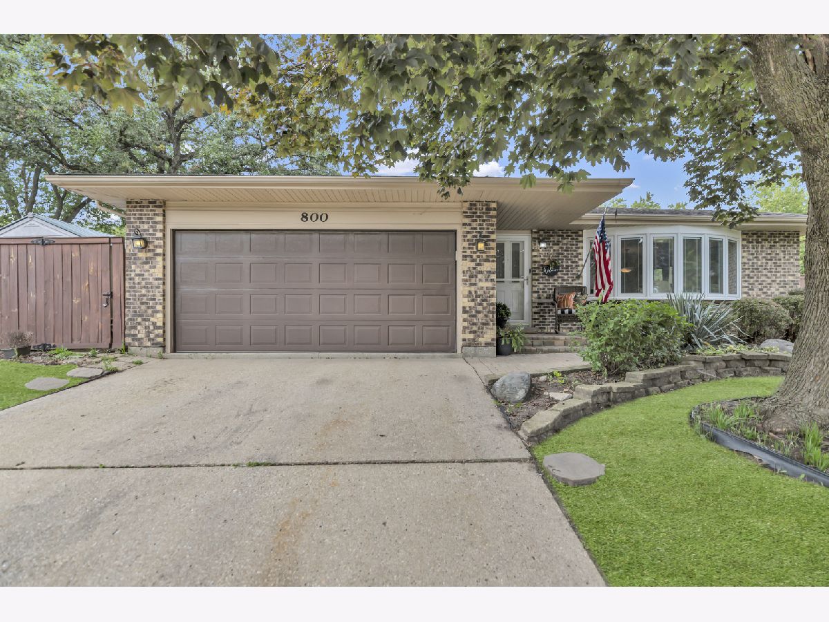 Homes For Sale Apple Orchard Bartlett Illinois, 800 Cedar Lane