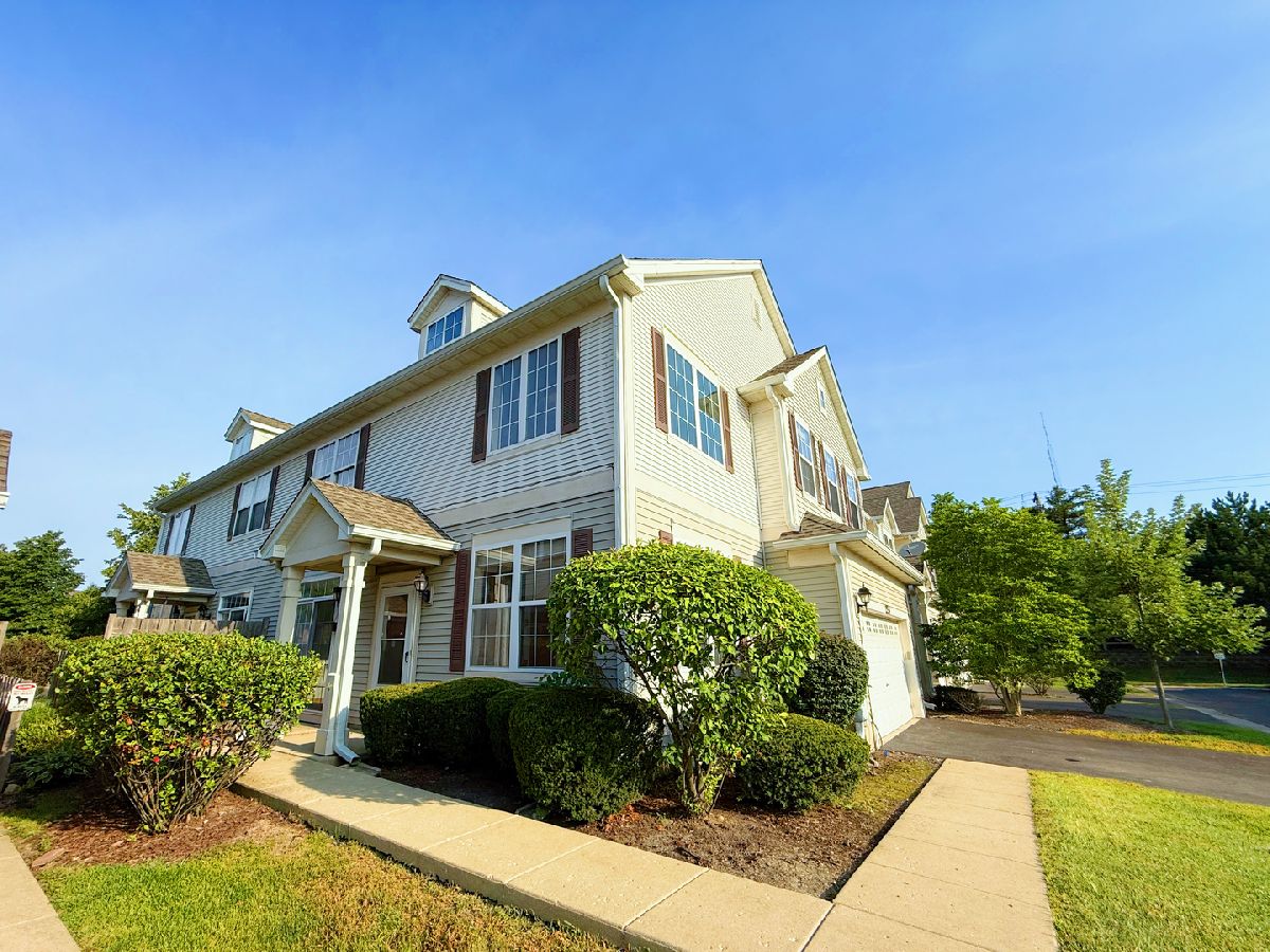  For Rent Aurora Illinois, 2534 Hillsboro