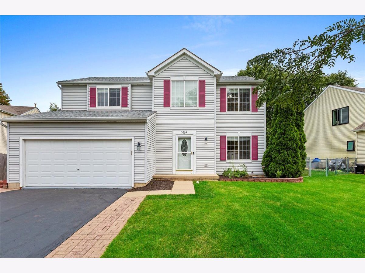  For Sale Woodstock Illinois, 301 Clover Chase Circle