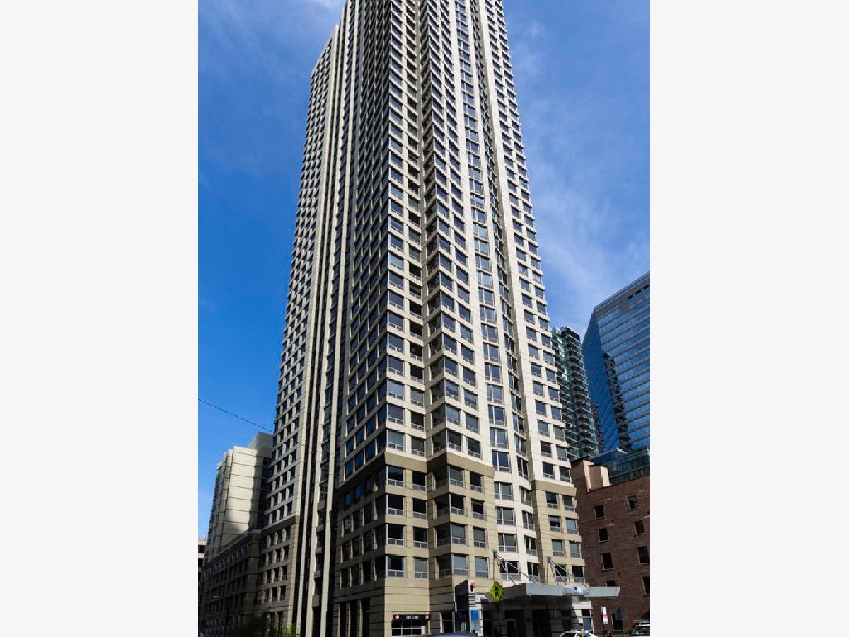 Condominiums Sold Plaza 440 Private Residences Chicago Illinois, 440 Wabash