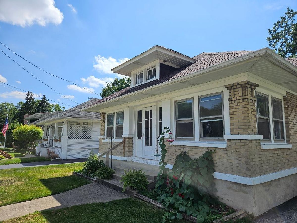 Homes & Condos & Townhomes For Sale Old Town Carpentersville Illinois, 25 Lord Street