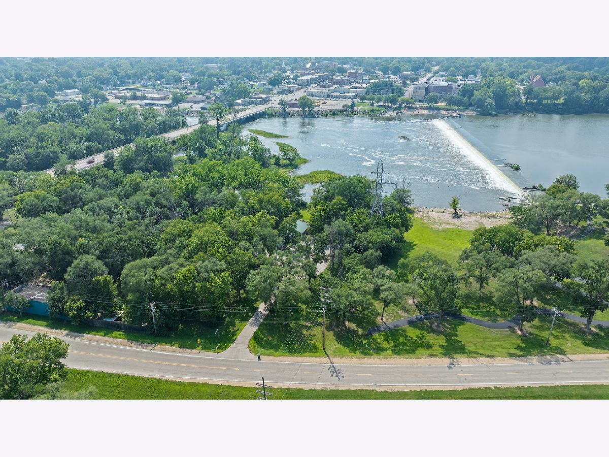  For Sale Oregon Illinois, 114 River Road