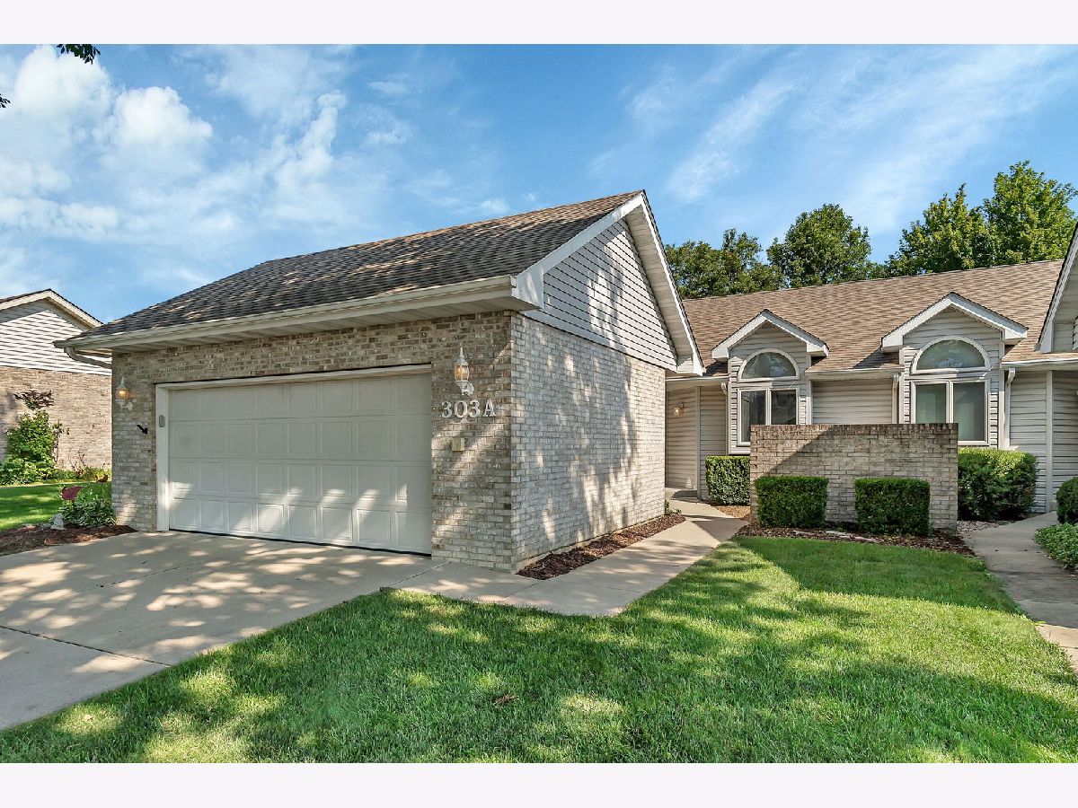  For Sale Minooka Illinois, 303 Grande Drive