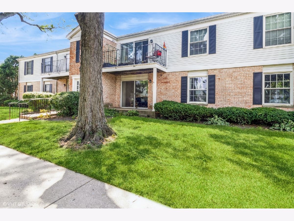 Condominiums Sold Colony Square Crystal Lake Illinois, 981 Golf Course