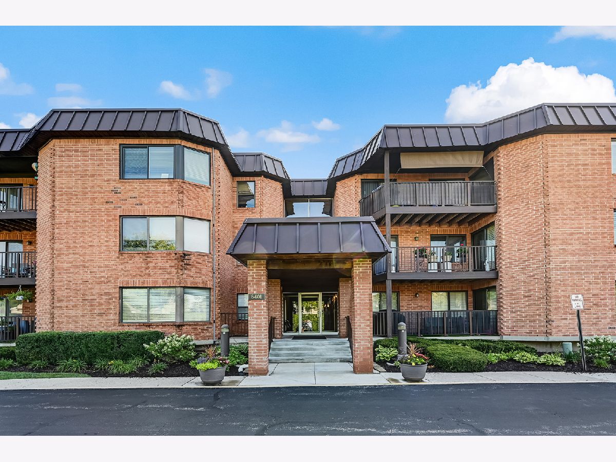 Condos & Townhomes Sold The Lawns Phase 2 Willowbrook Illinois, 6401 Clarendon Hills