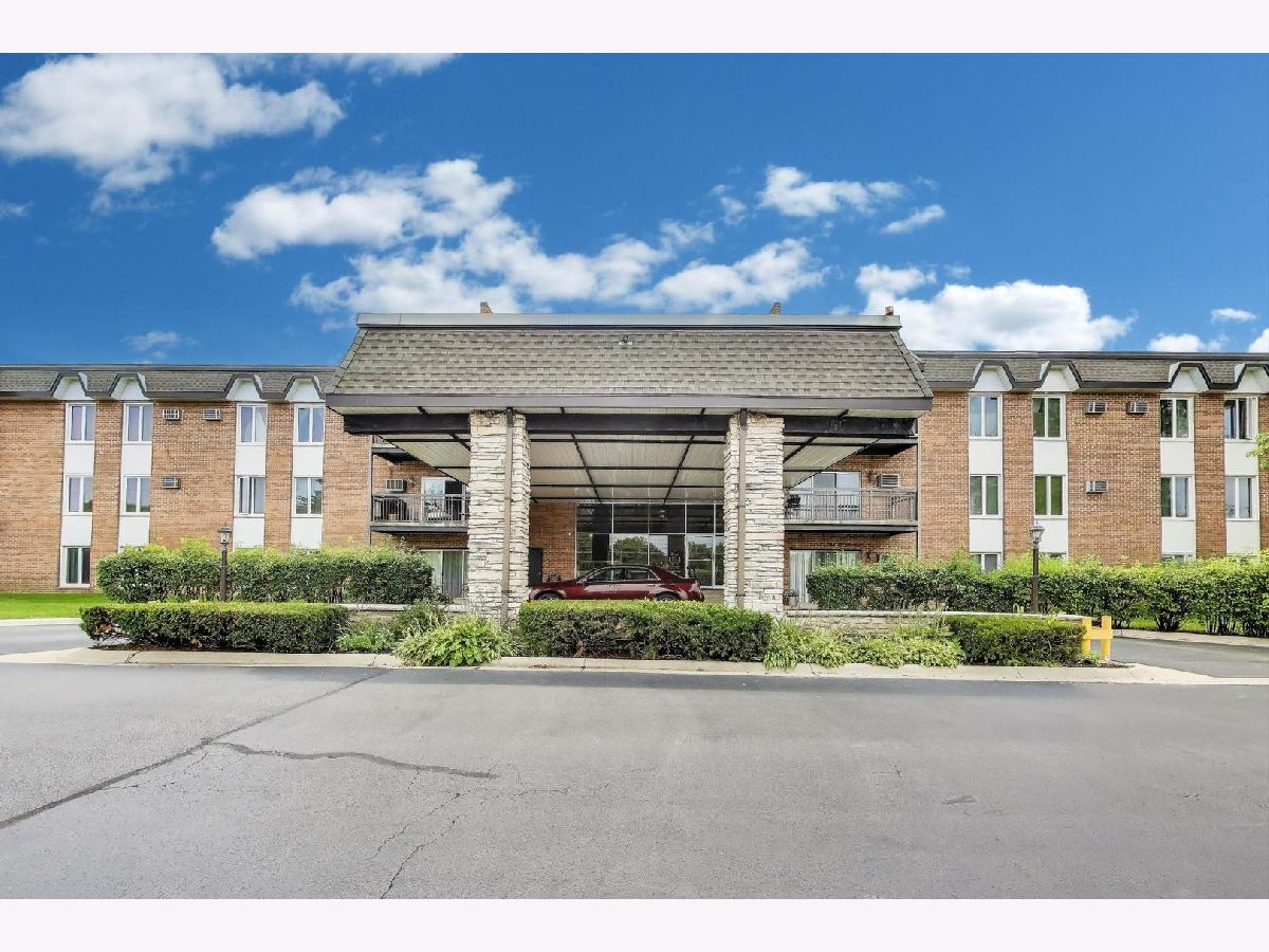 Condominiums For Sale Westbrook West Downers Grove Illinois, 4224 Saratoga Avenue