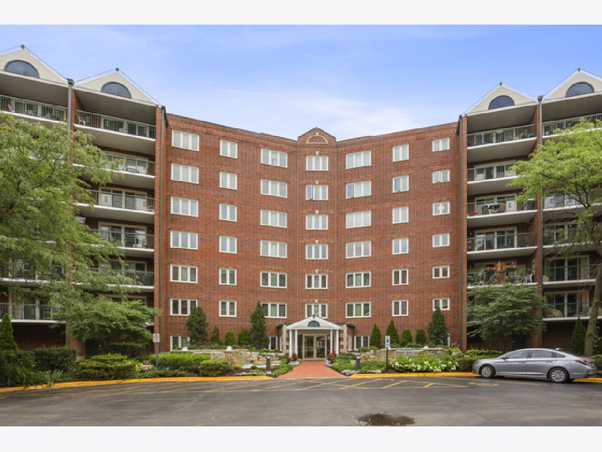Condominiums & Homes Sold Cascades Of Norridge Norridge Illinois, 8540 Foster