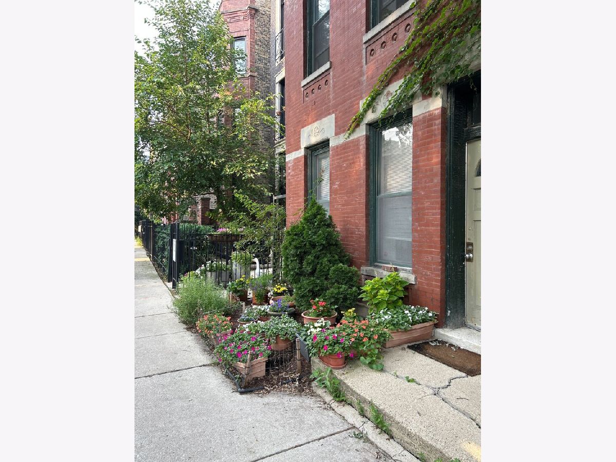 Condos & Townhomes & Homes Rented East Village Chicago Illinois, 862 Hermitage