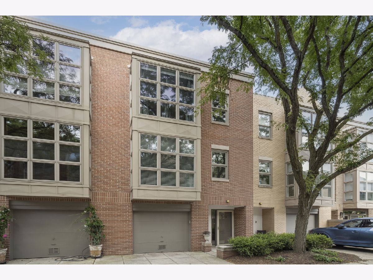 Townhomes Sold Lakewood Commons Chicago Illinois, 2355 Wayne