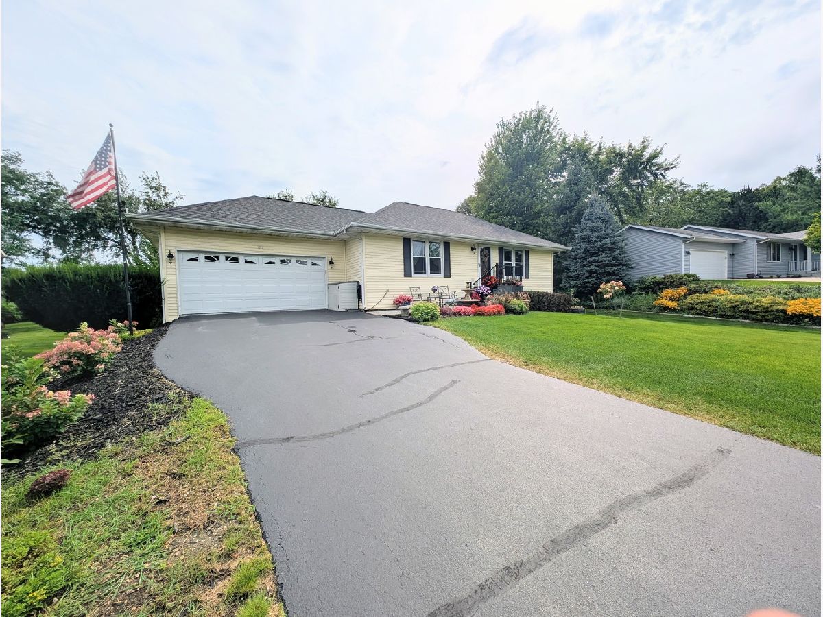  Sold Davis Illinois, 727 Westmore