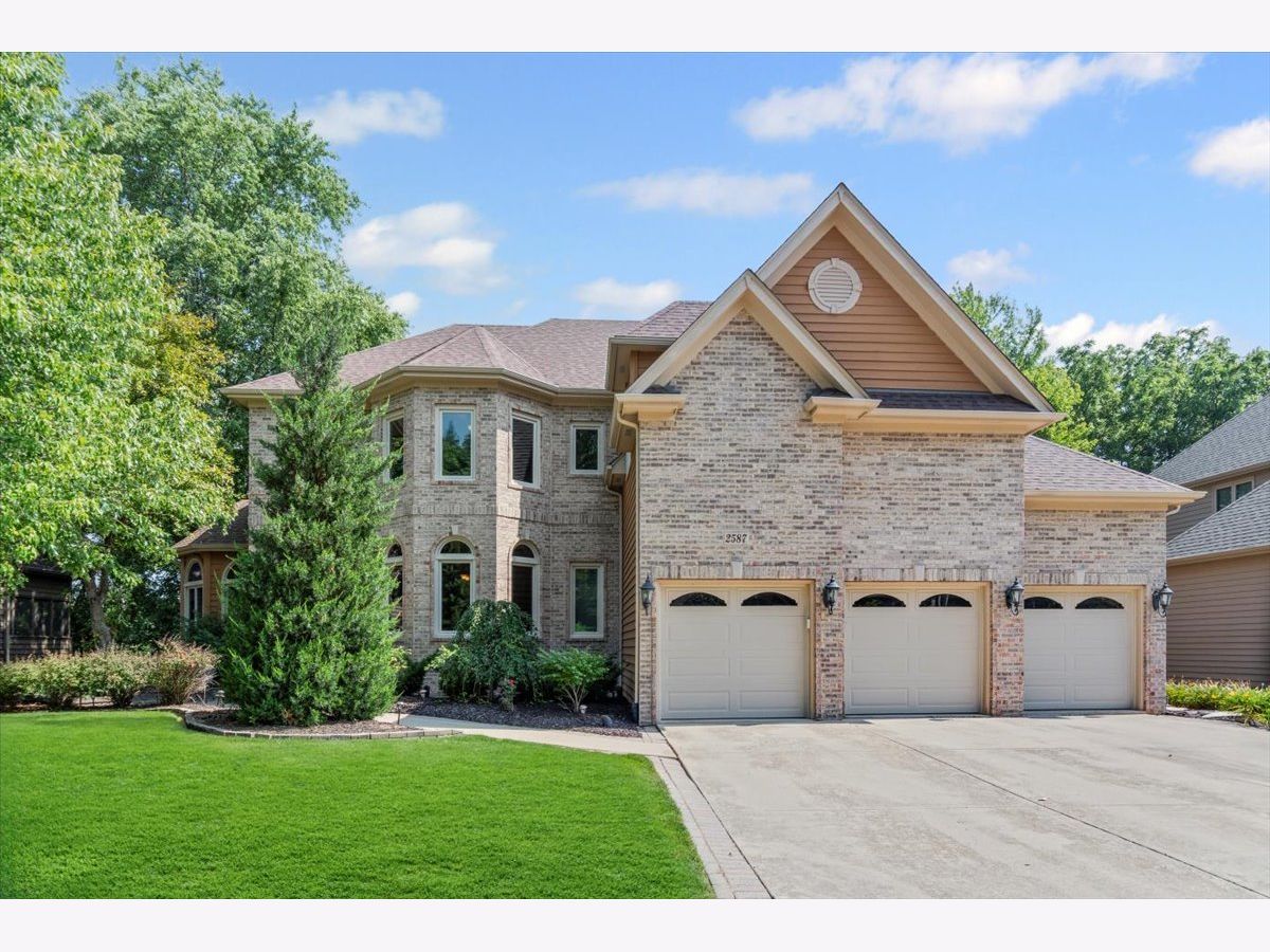 Homes & Townhomes For Sale Ginger Woods Aurora Illinois, 2587 Charter Oak Drive