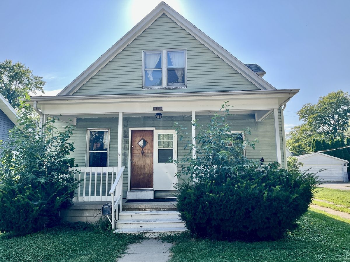 Homes & Condos & Townhomes Sold Founders Grove Bloomington Illinois, 403 Willard