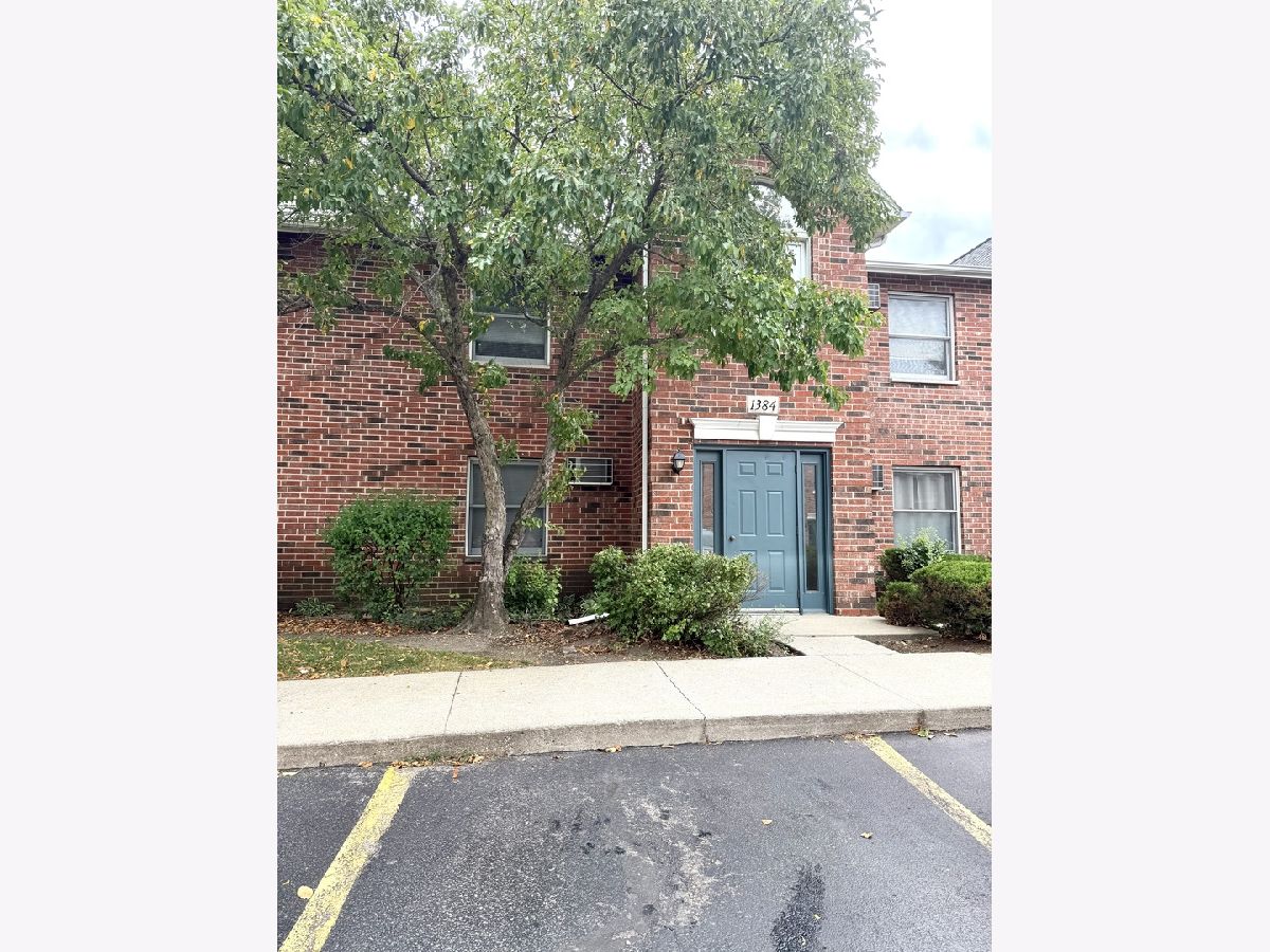  Rented Lake In The Hills Illinois, 1384 Cunat