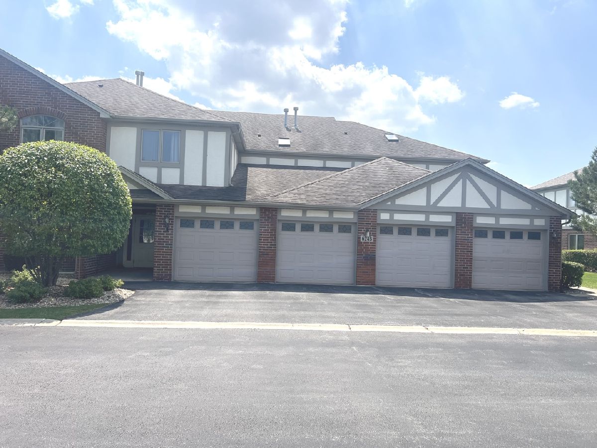 Condos & Townhomes & Homes For Sale Misty Pines Tinley Park Illinois, 6243 Misty Pines Drive